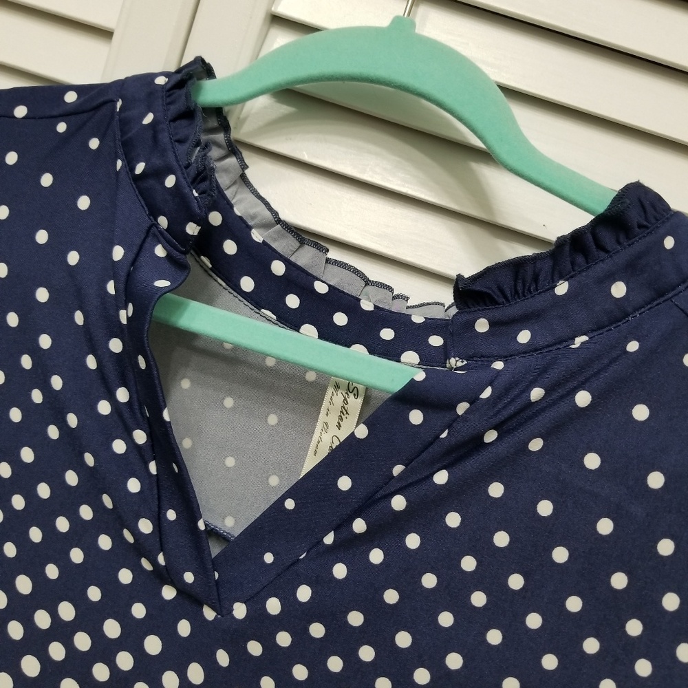 blouse - Picture 2 of 3